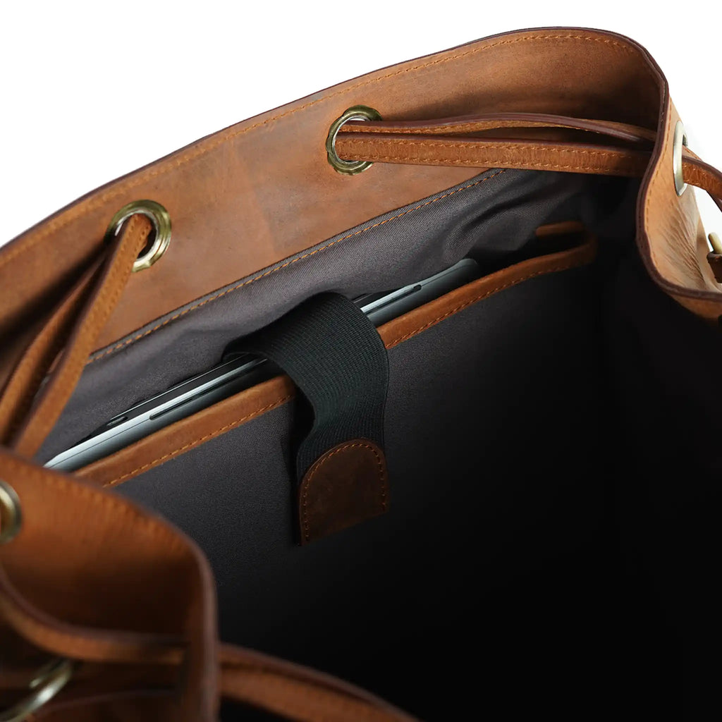 VALANTI leather laptop backpack with padded compartment for up to 15.6-inch laptop